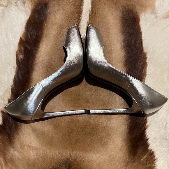 ✅SOLD SAINT LAURENT - Picture 5 of 9